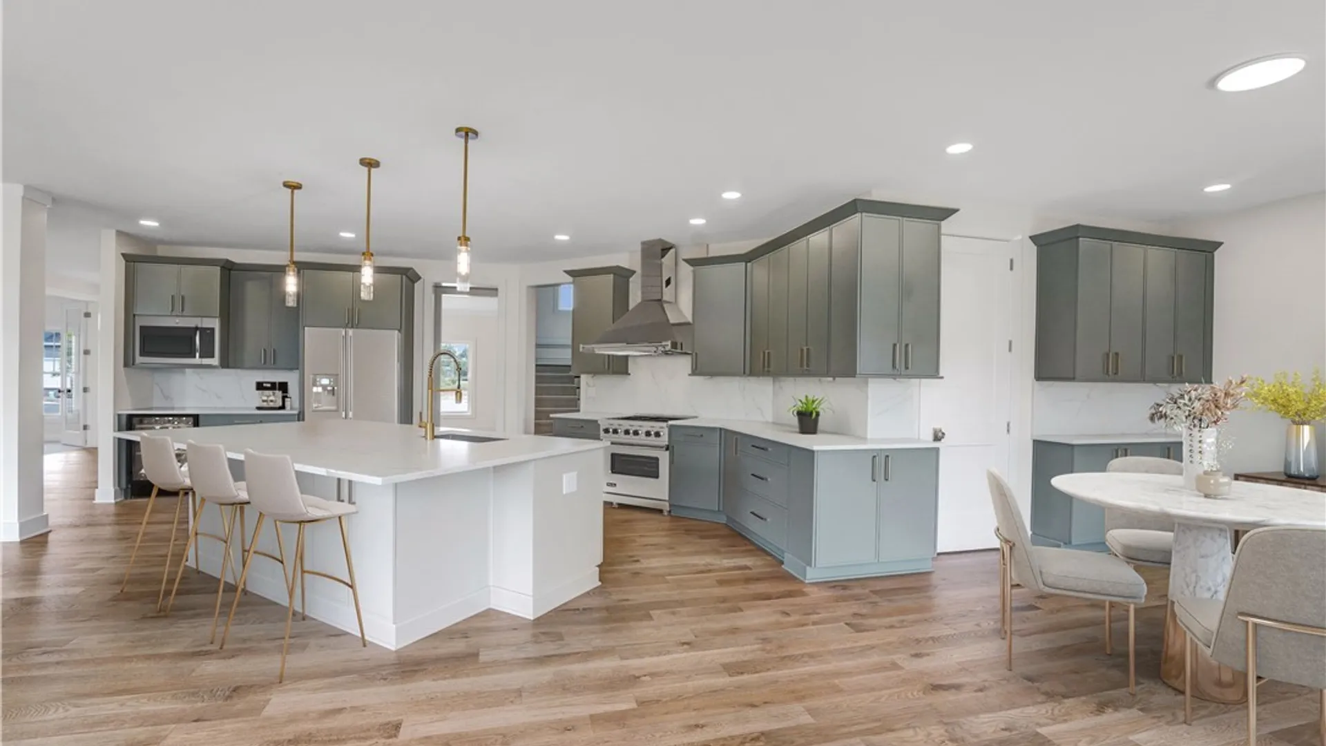 Property at 19 Kestrel Court, Orchard Park, NY 14127 5