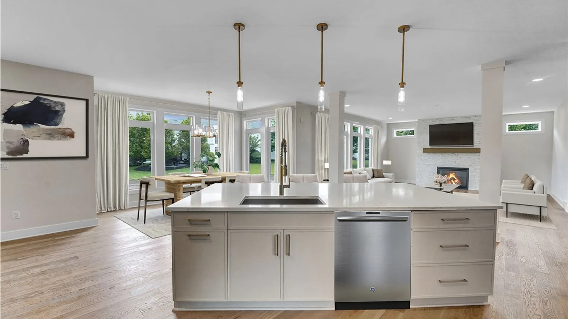 Property at 19 Kestrel Court, Orchard Park, NY 14127 6