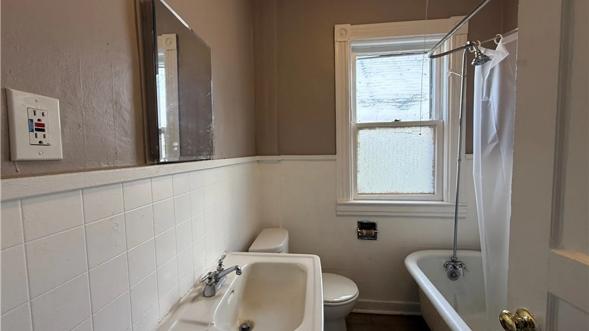 Property at 268 Sumner Place, Buffalo, NY 14211 6