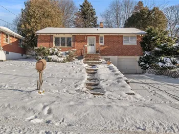 Property at 111 Doll Parkway, Syracuse, NY 13214