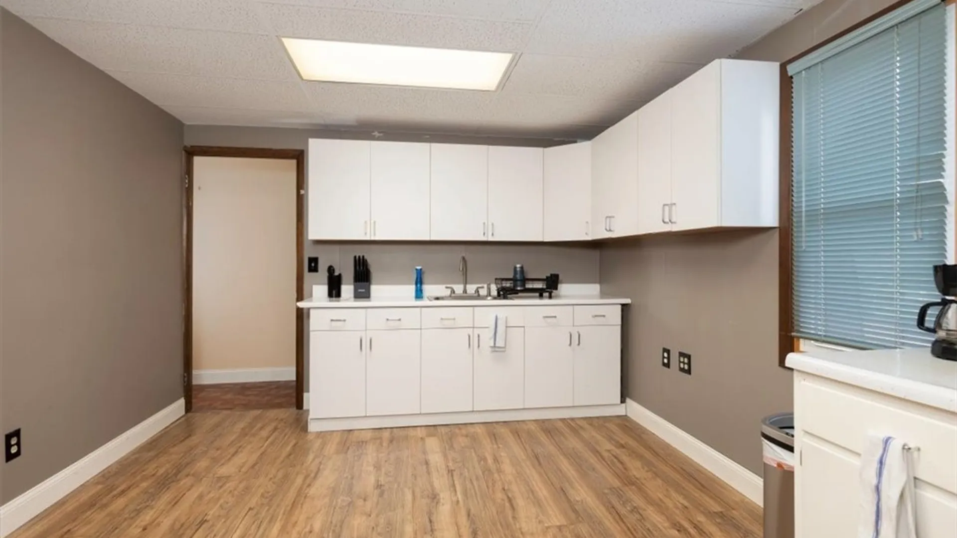 Property at 932 French Road, Cheektowaga, NY 14227 10