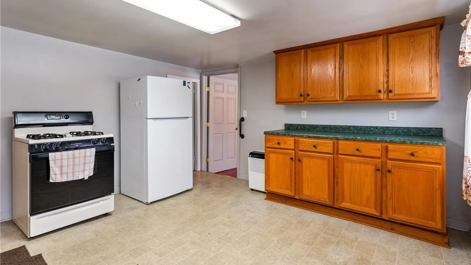 Property at 3237 Fowlerville Rd, Caledonia, NY 14423 15