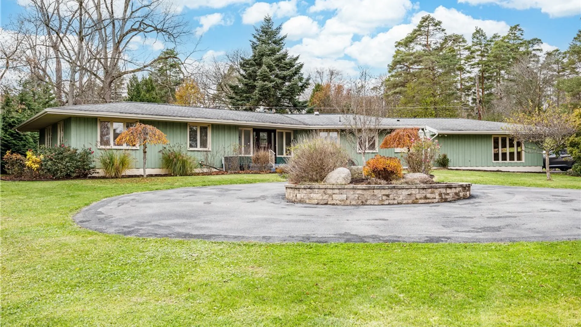 Property at 1 White Springs Circle, Geneva Town, NY 14456 2