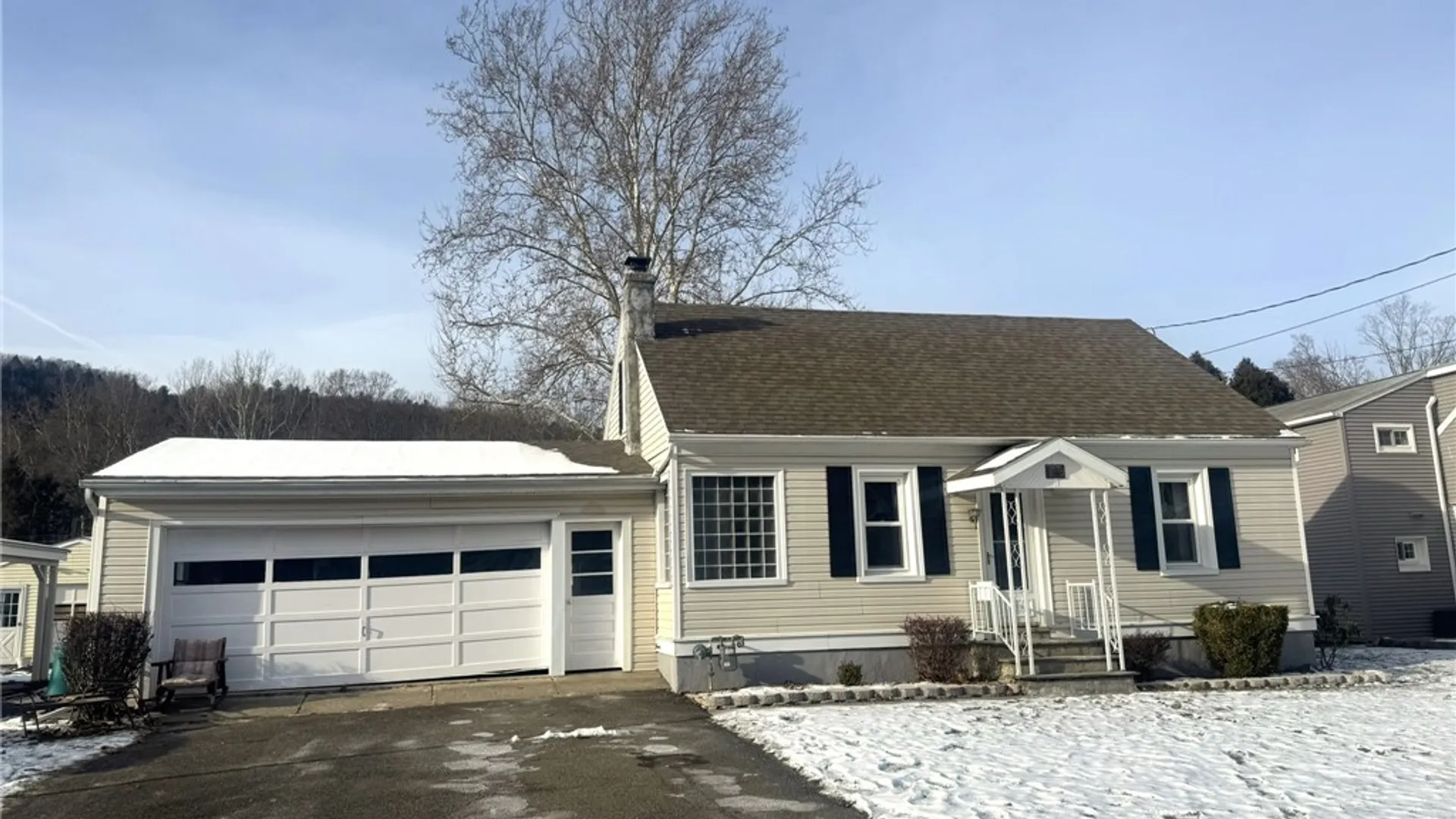 Property at 828 Circle Drive, Vestal, NY 13850 39