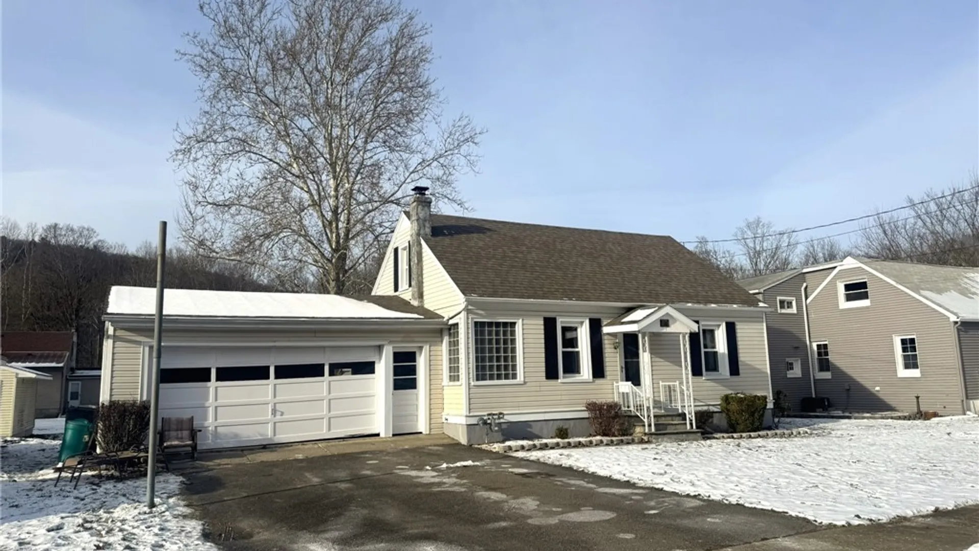Property at 828 Circle Drive, Vestal, NY 13850 5