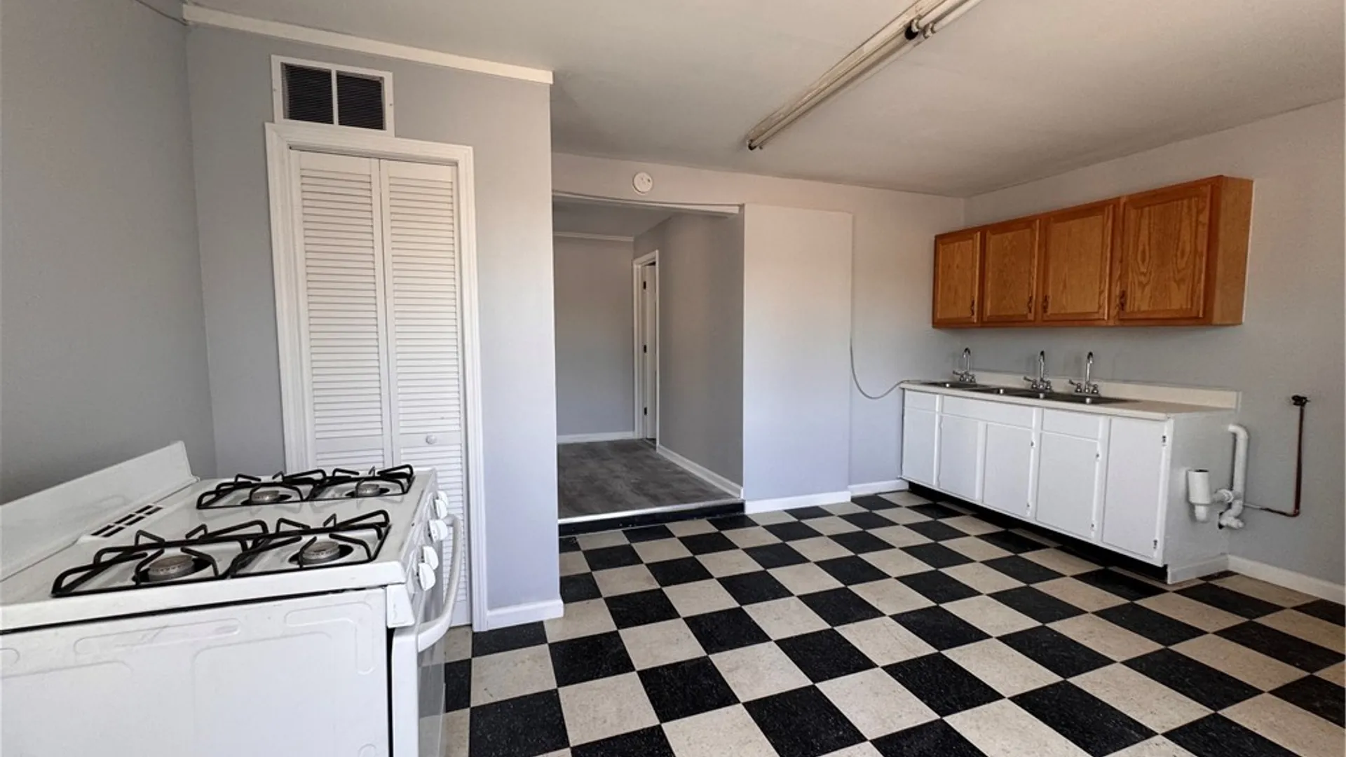Property at 444 North Ave Retail, Parma, NY 14468 5