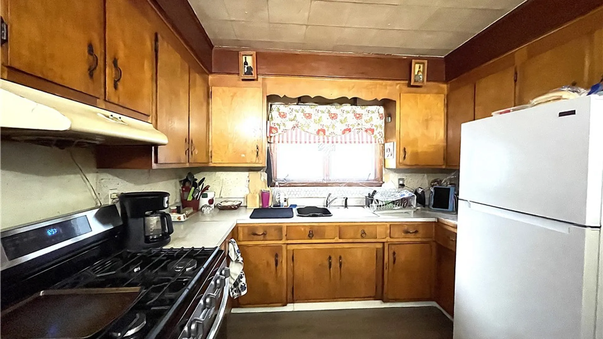 Property at 220 Yates Street, DeWitt, NY 13057 10
