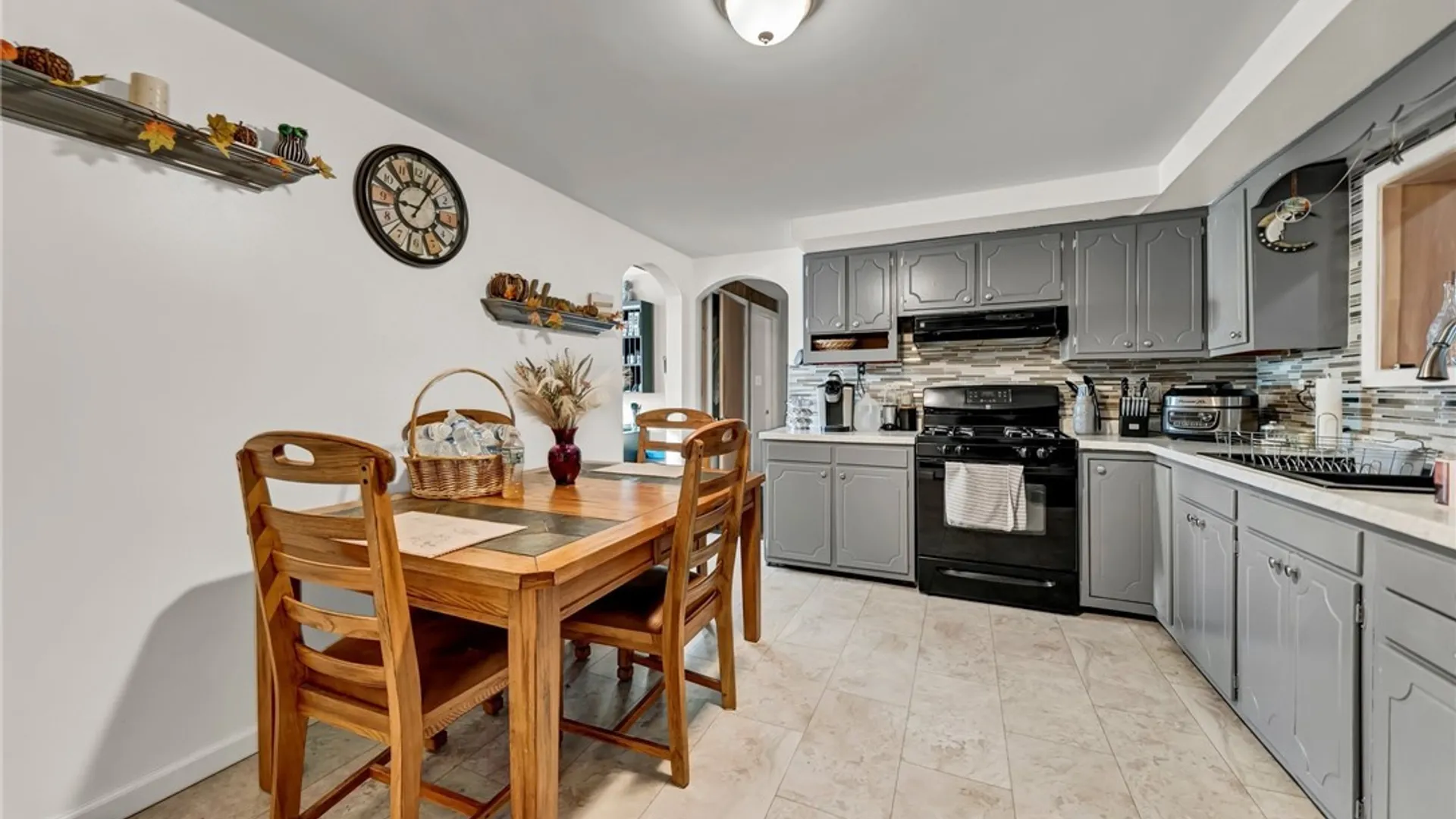 Property at 3958 Southwestern Boulevard, Orchard Park, NY 14127 11