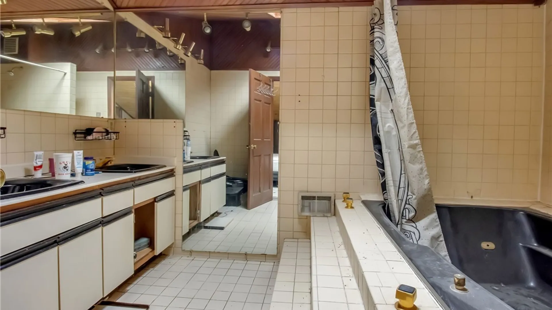 Property at 76 Tarn Trail, Concord, NY 14069 22