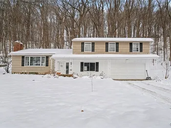 Property at 165 Brookside Lane, Manlius, NY 13066