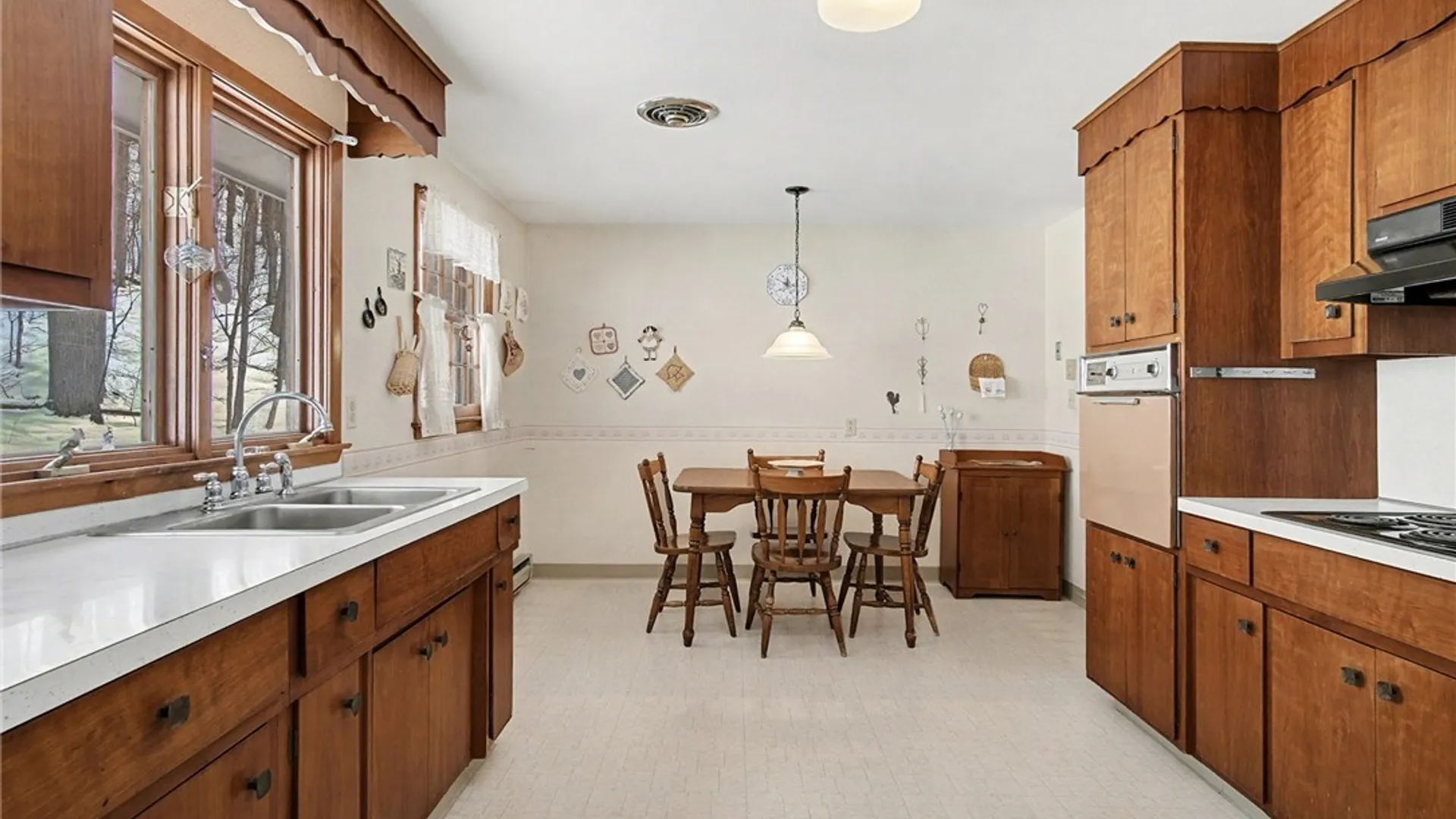 Property at 165 Brookside Lane, Manlius, NY 13066 7