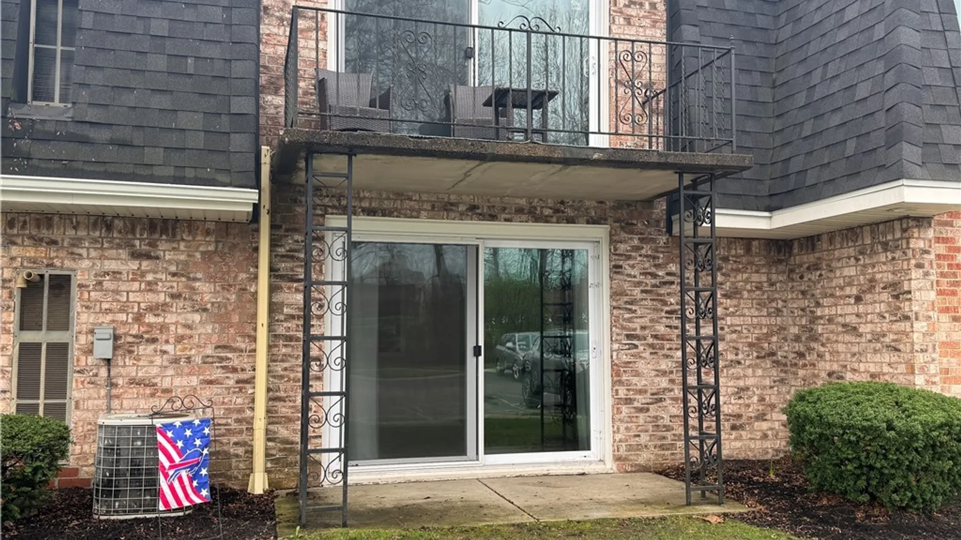 Property at 98 Foxberry Drive, Amherst, NY 14068 2