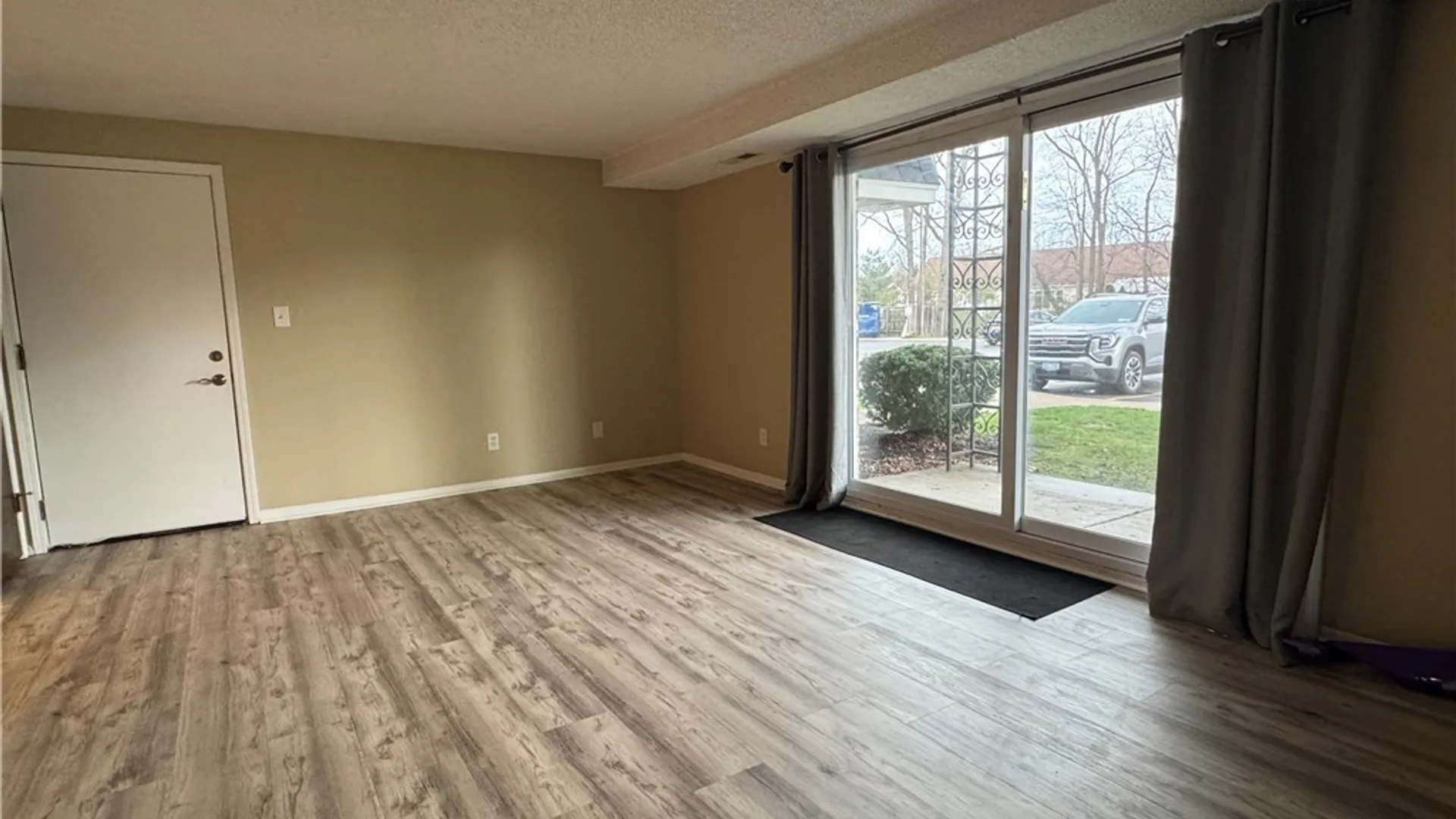 Property at 98 Foxberry Drive, Amherst, NY 14068 5