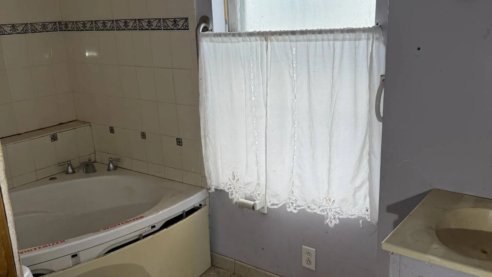 Property at 528 Midler S Ave, Syracuse, NY 13206 14