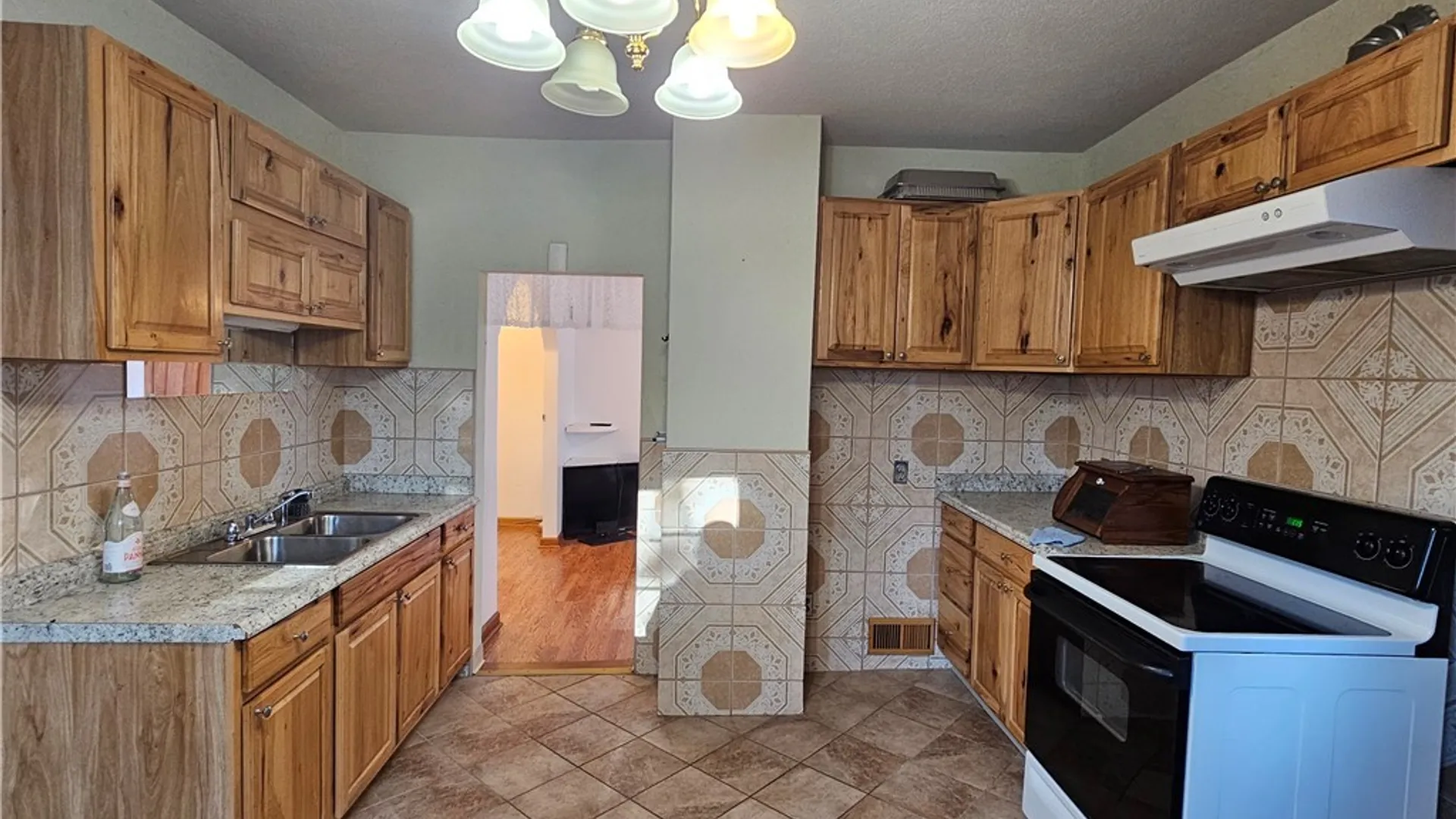Property at 809 Mulberry Street, Utica, NY 13502 14