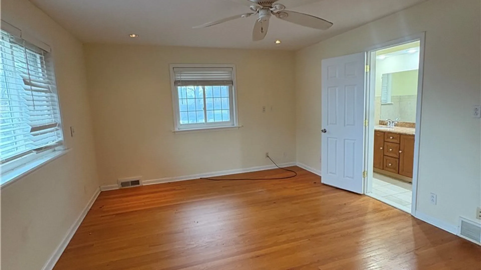 Property at 215 Locksley Road, Syracuse, NY 13224 14