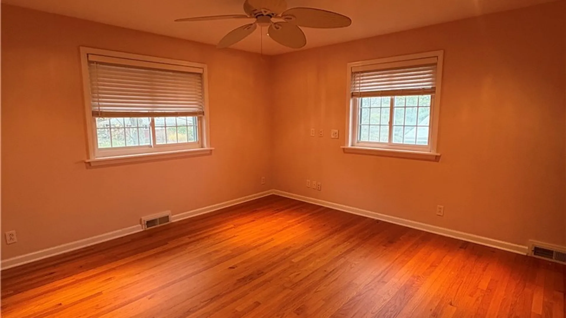 Property at 215 Locksley Road, Syracuse, NY 13224 17