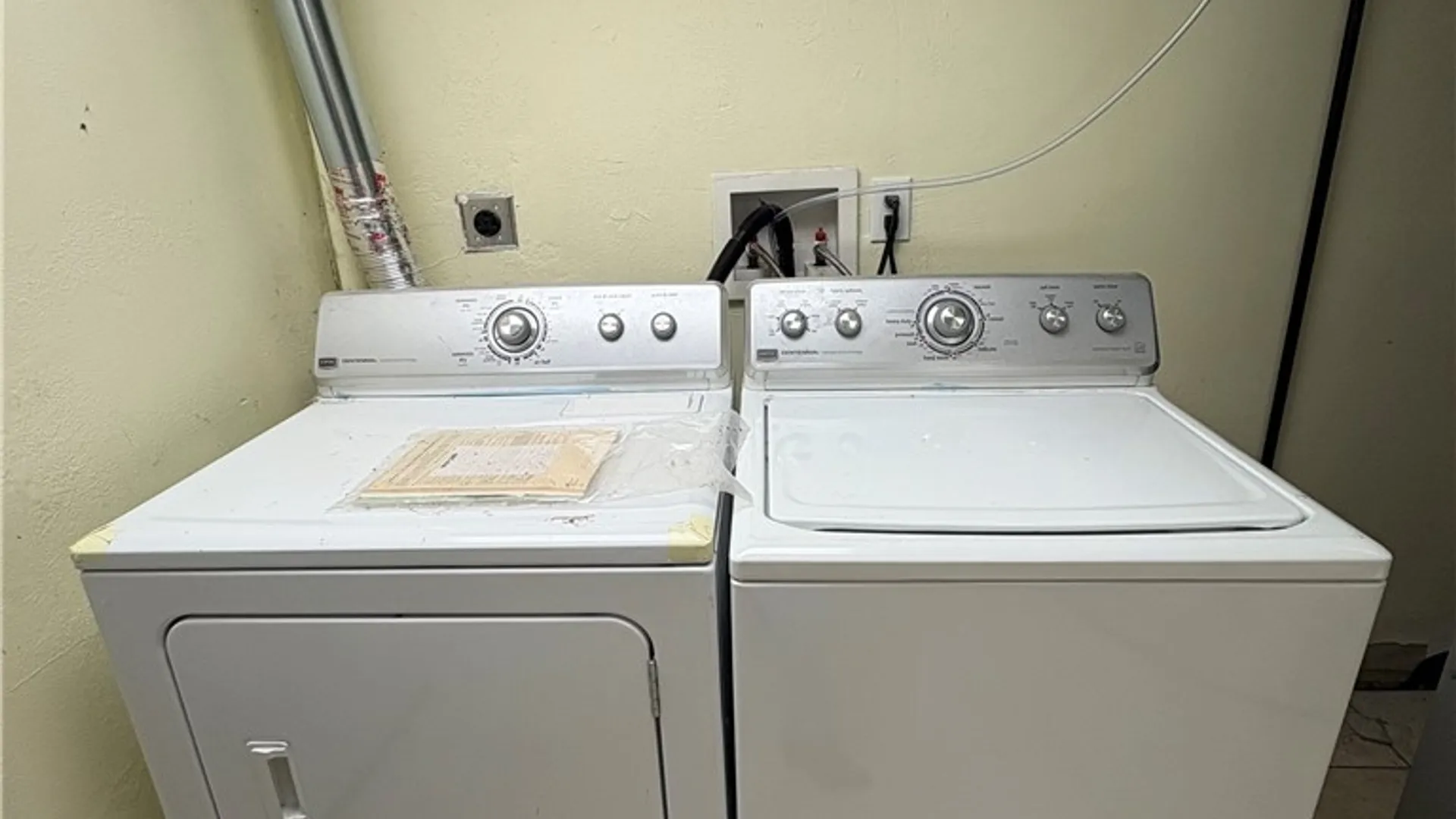 Property at 215 Locksley Road, Syracuse, NY 13224 23