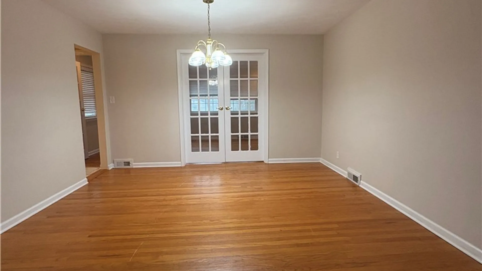 Property at 215 Locksley Road, Syracuse, NY 13224 9