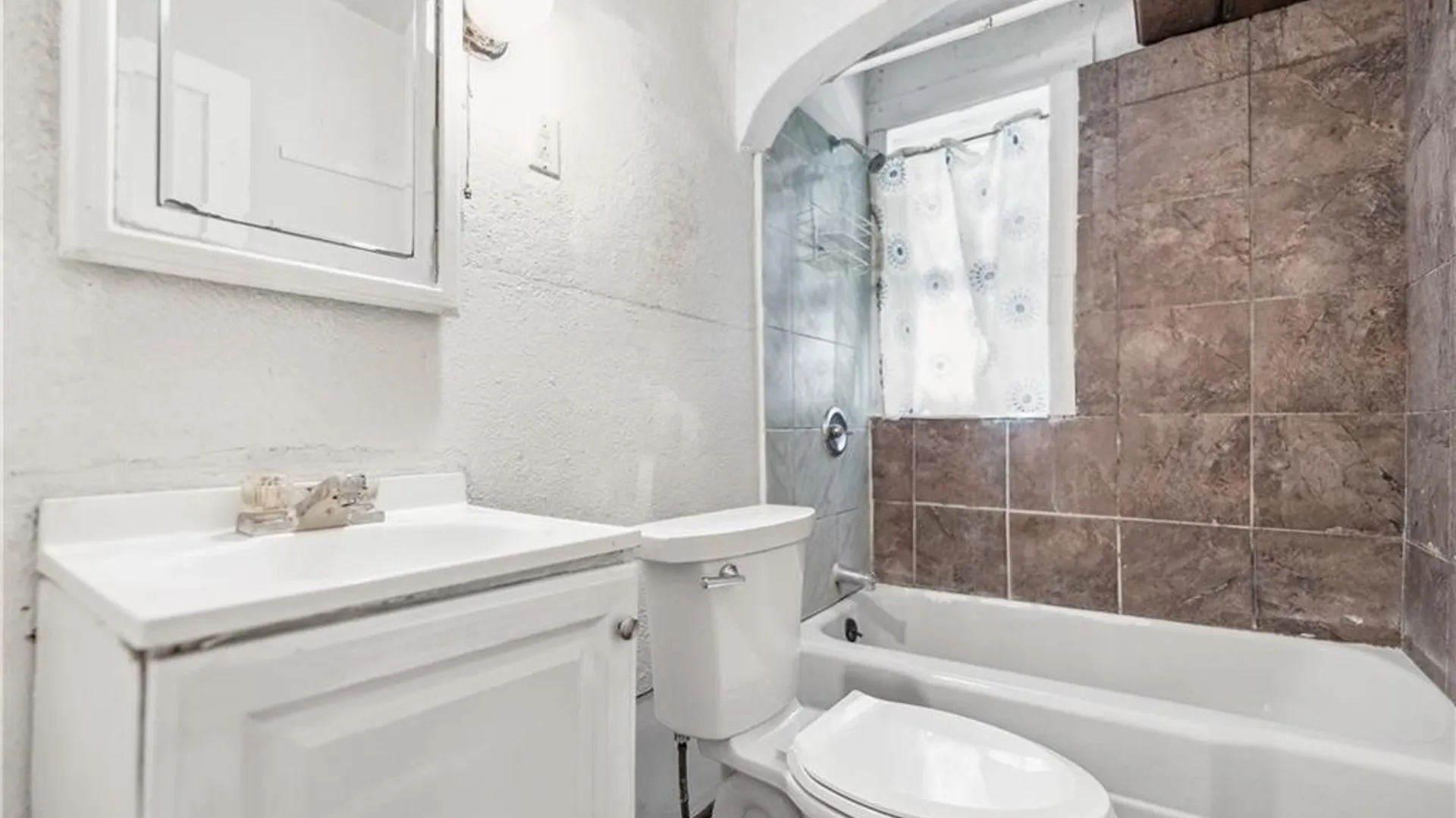 Property at 340 Rhode Island Street, Buffalo, NY 14213 22
