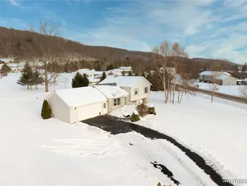 Property at 10 Sunburst Lane, Allegany, NY 14706
