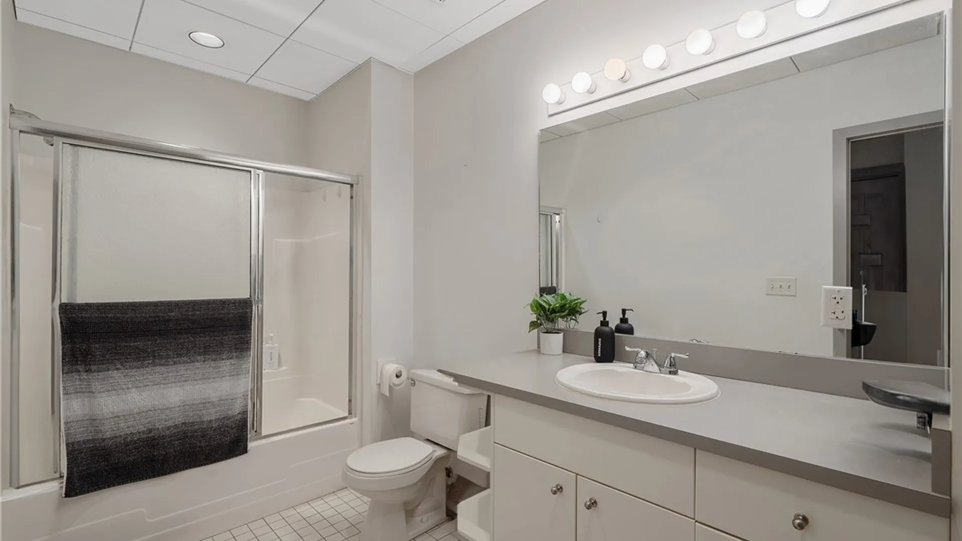 Property at 108 Jefferson Street, Syracuse, NY 13202 12