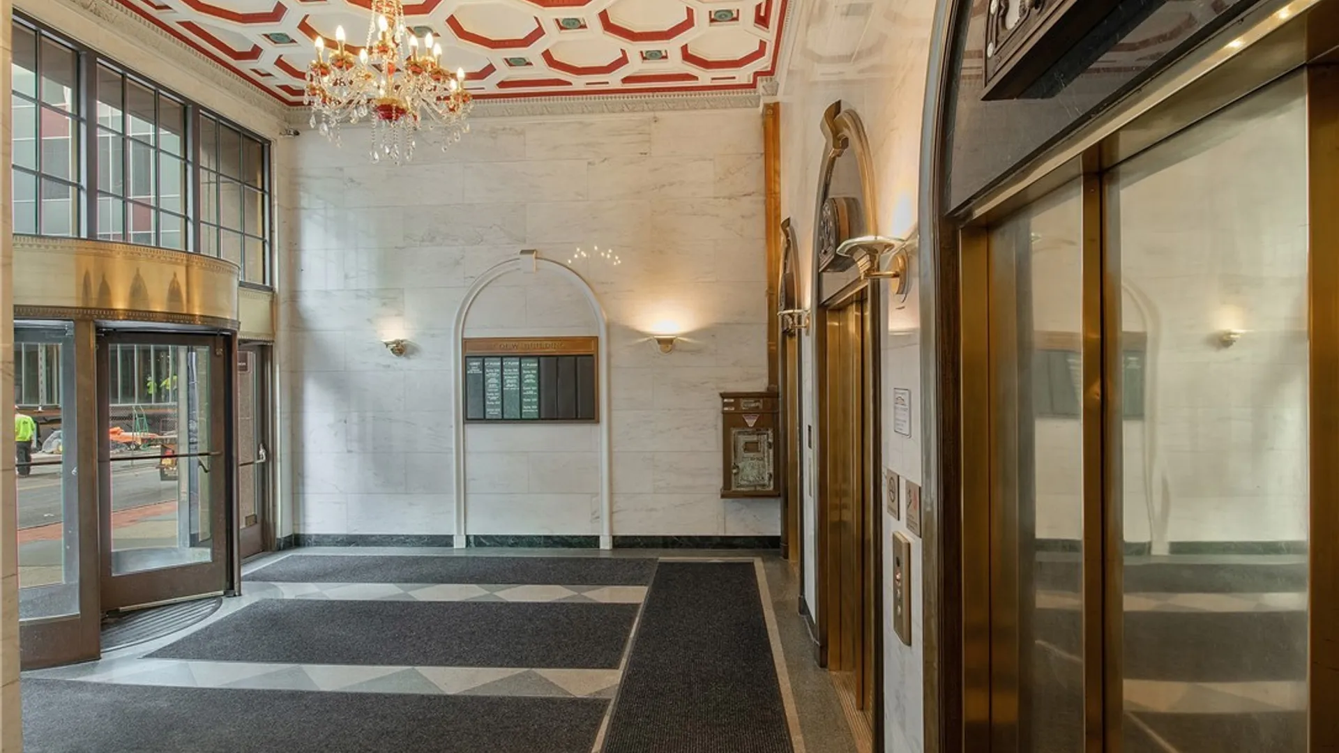 Property at 108 Jefferson Street, Syracuse, NY 13202 3