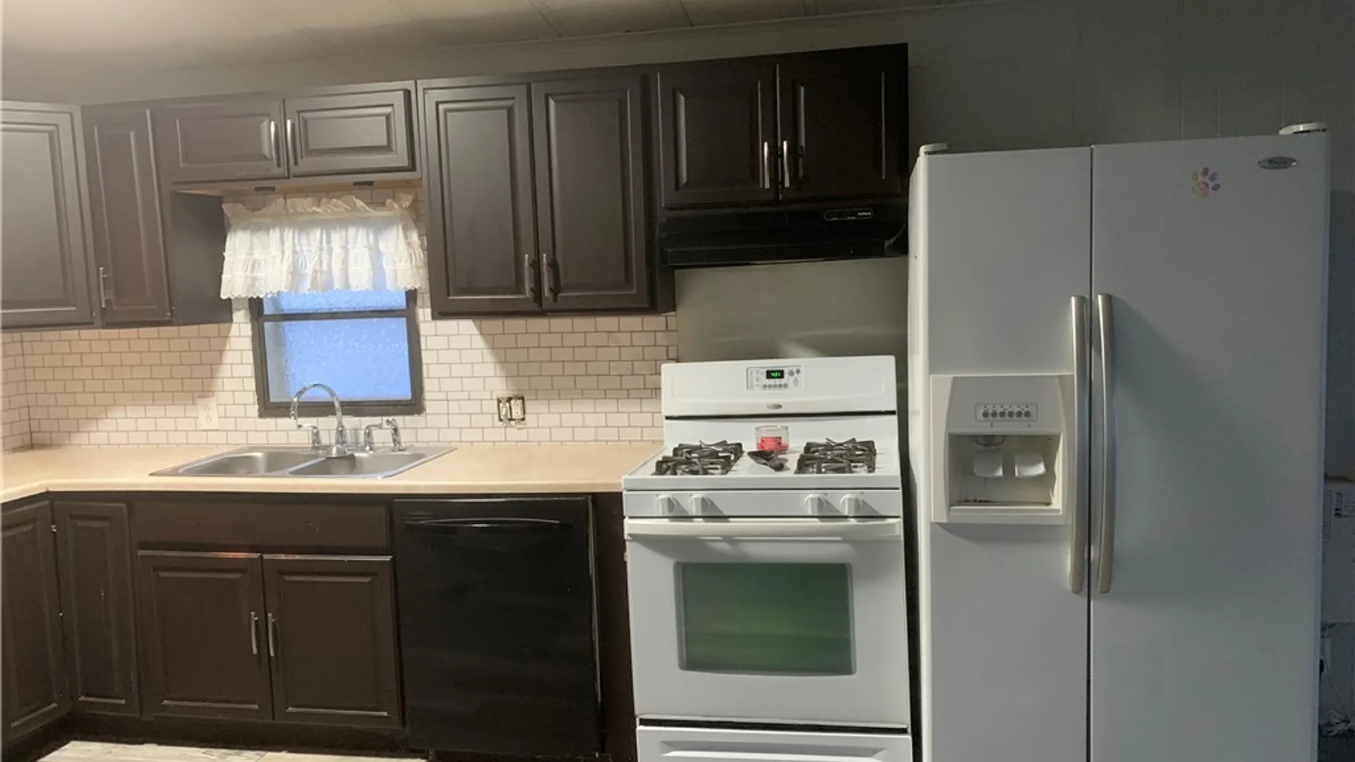 Property at 12 Whispering Lane, Hamburg, NY 14075 10