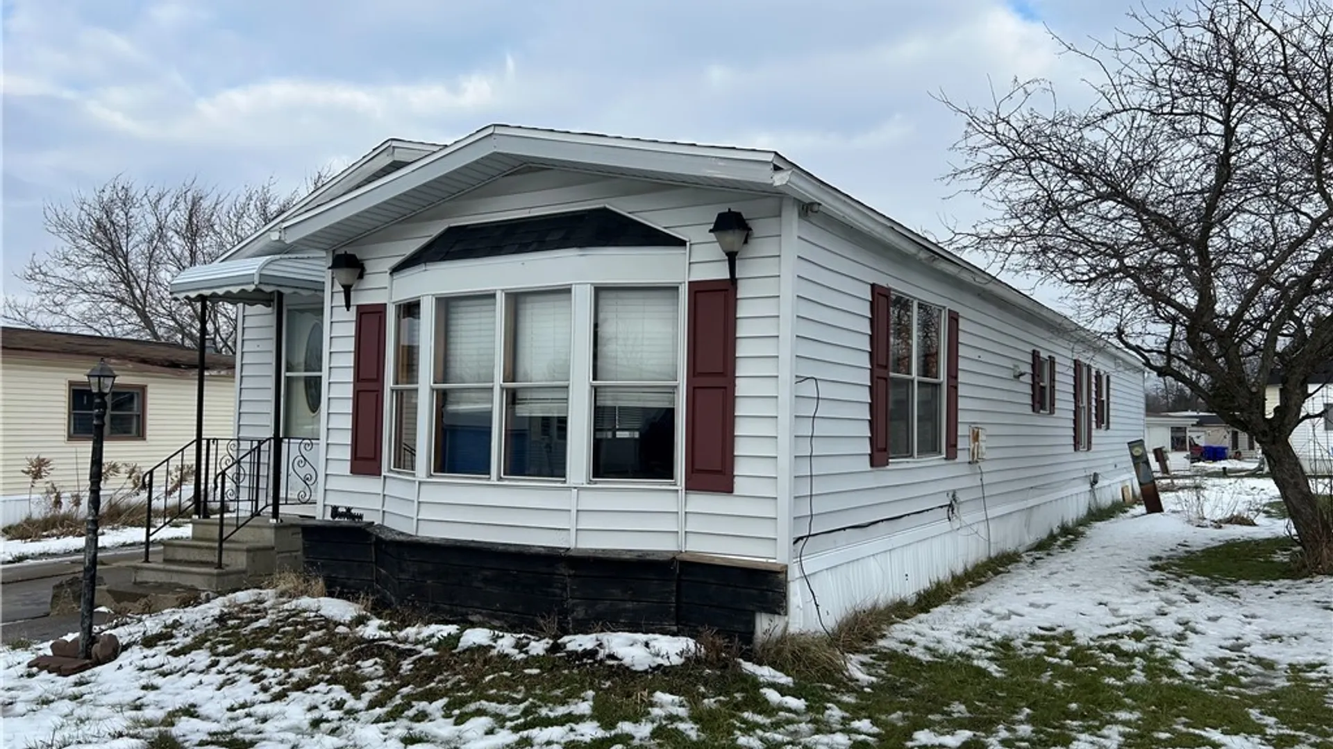 Property at 12 Whispering Lane, Hamburg, NY 14075 2