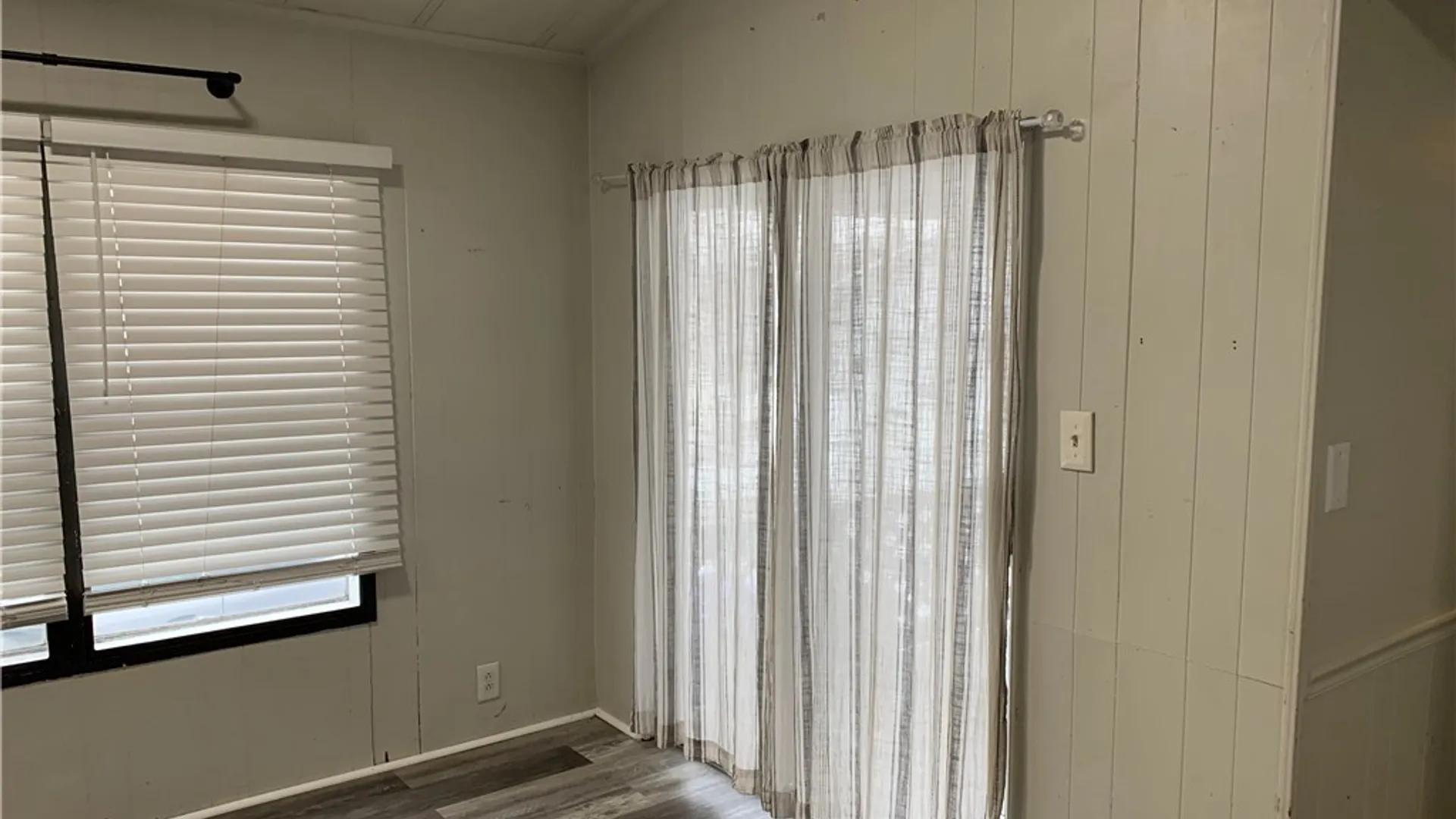 Property at 12 Whispering Lane, Hamburg, NY 14075 9