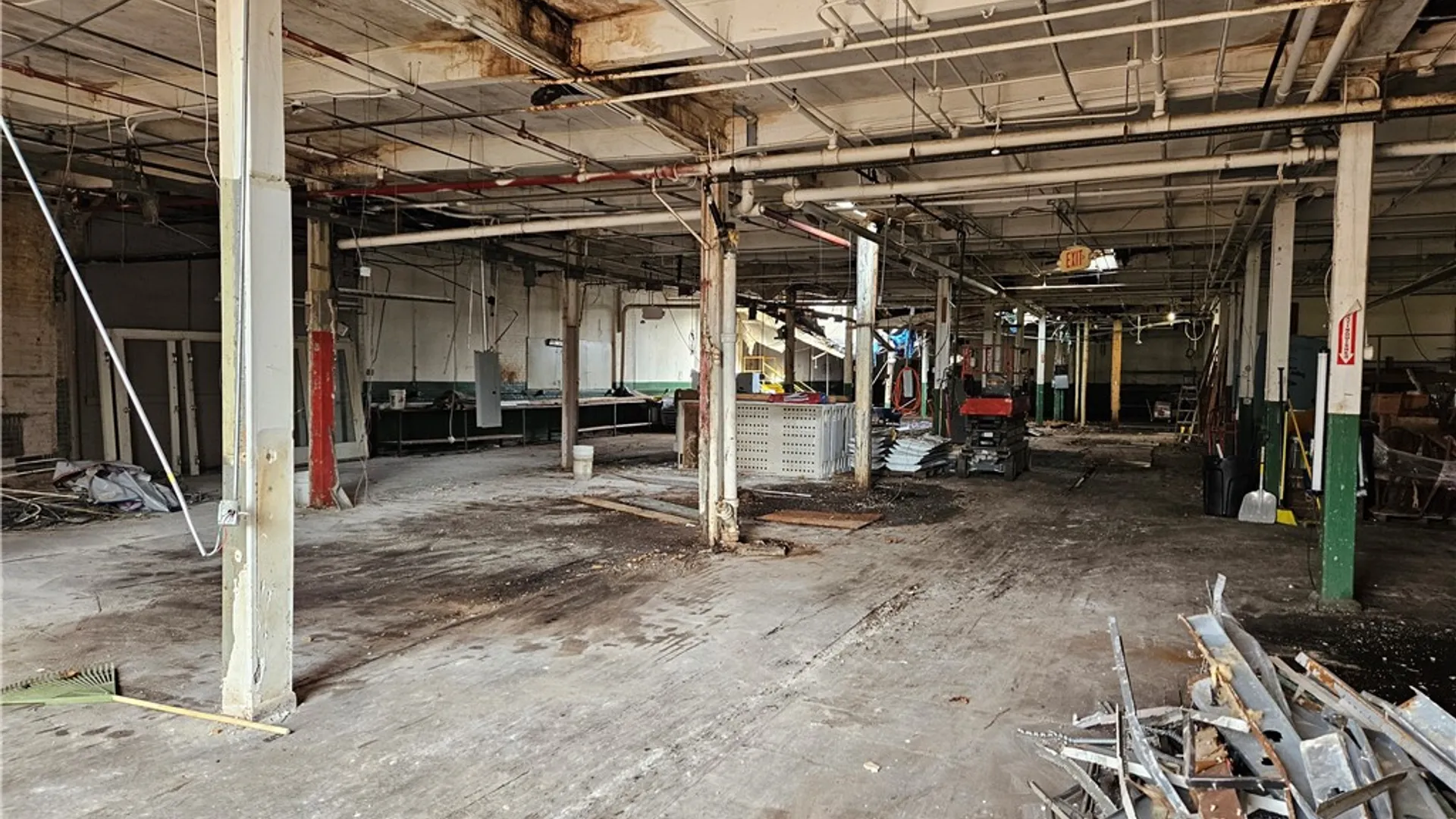 Property at 158 Hollenbeck Street, Rochester, NY 14621 4