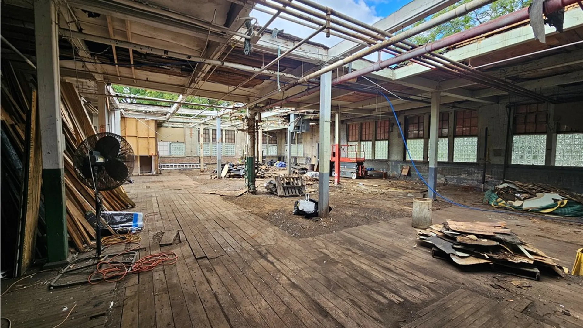 Property at 158 Hollenbeck Street, Rochester, NY 14621 9