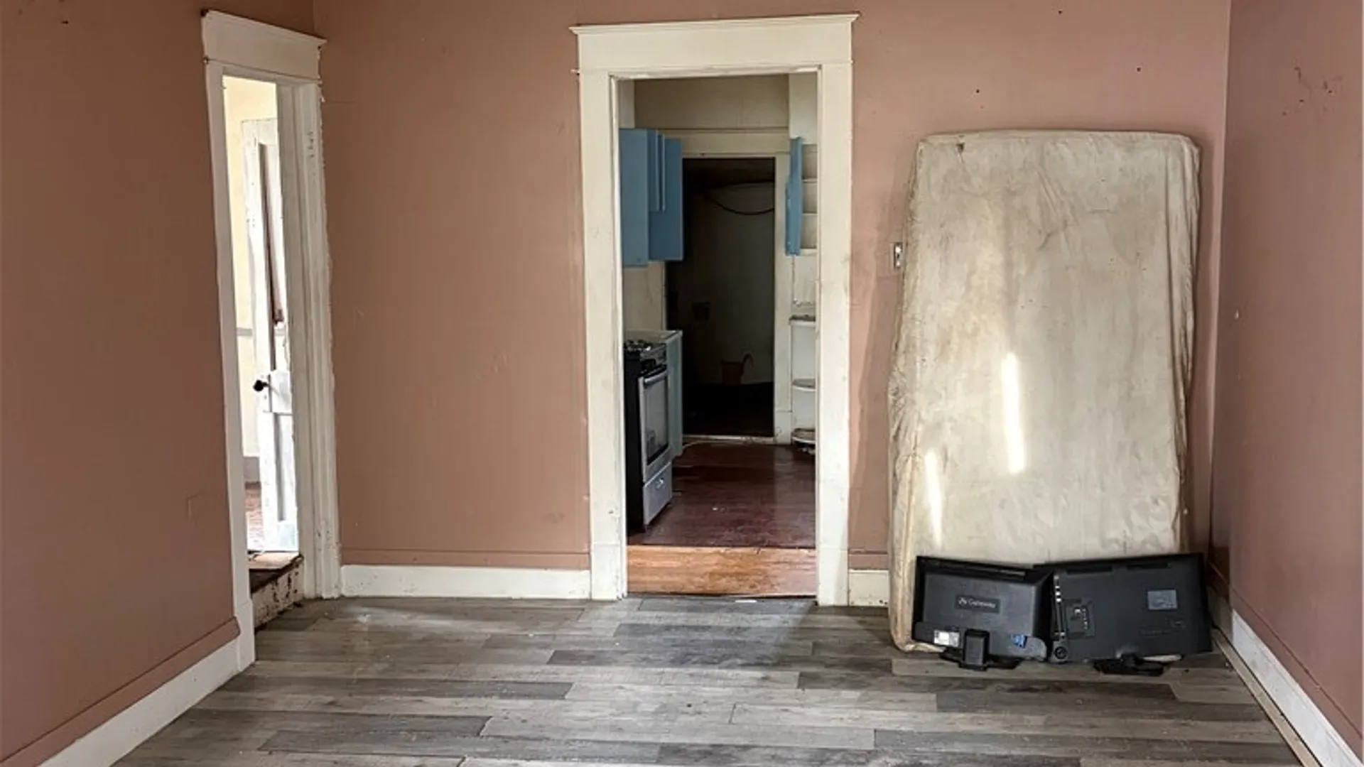 Property at 52 Clifford Street, Buffalo, NY 14210 4