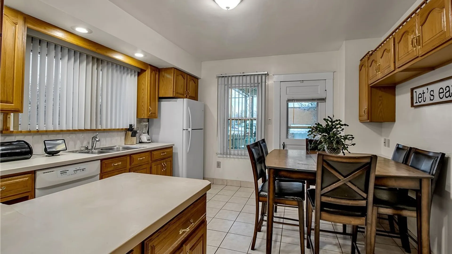 Property at 2261 Grand Ave Avenue, Niagara Falls, NY 14301 12