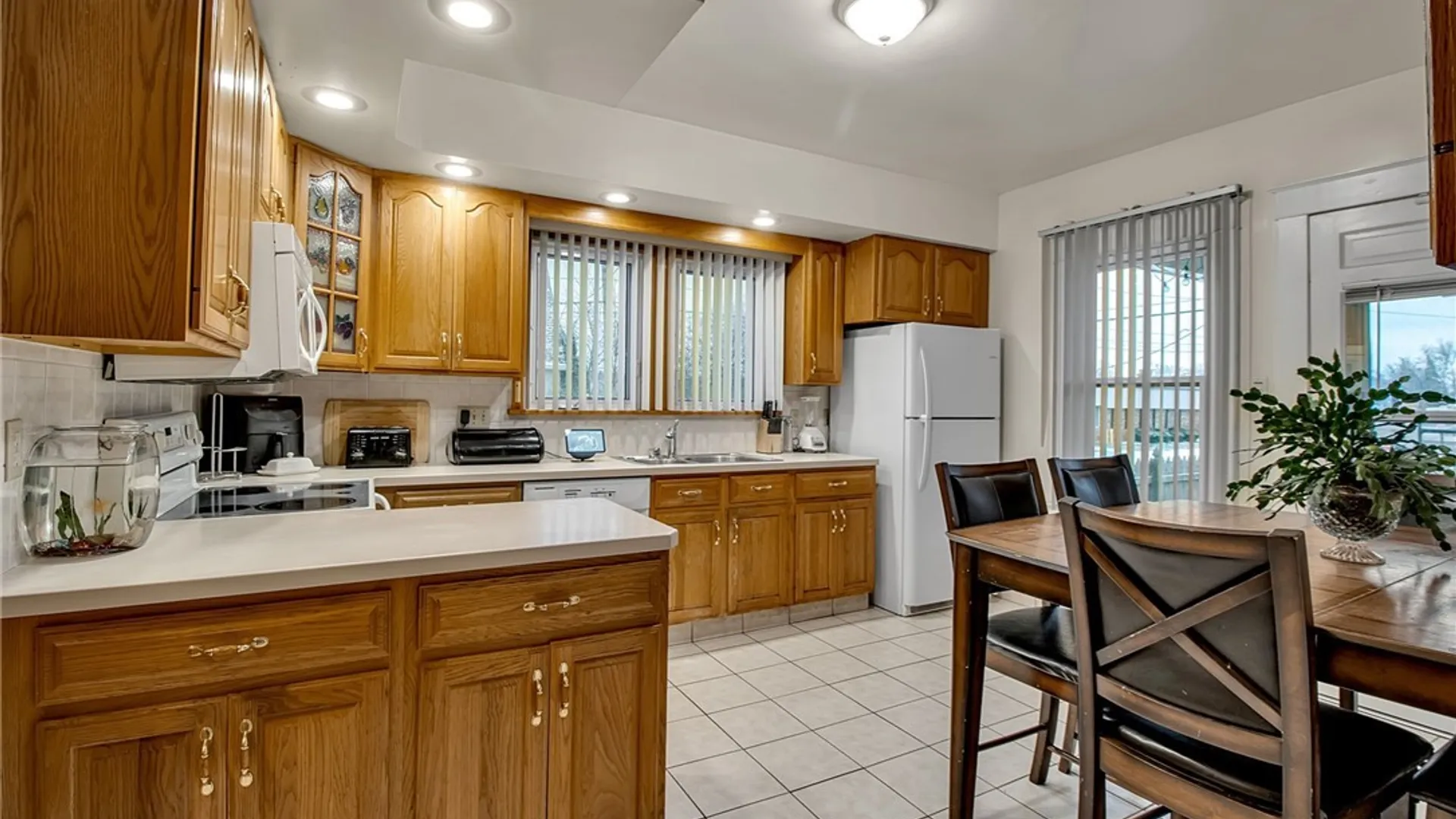 Property at 2261 Grand Ave Avenue, Niagara Falls, NY 14301 15