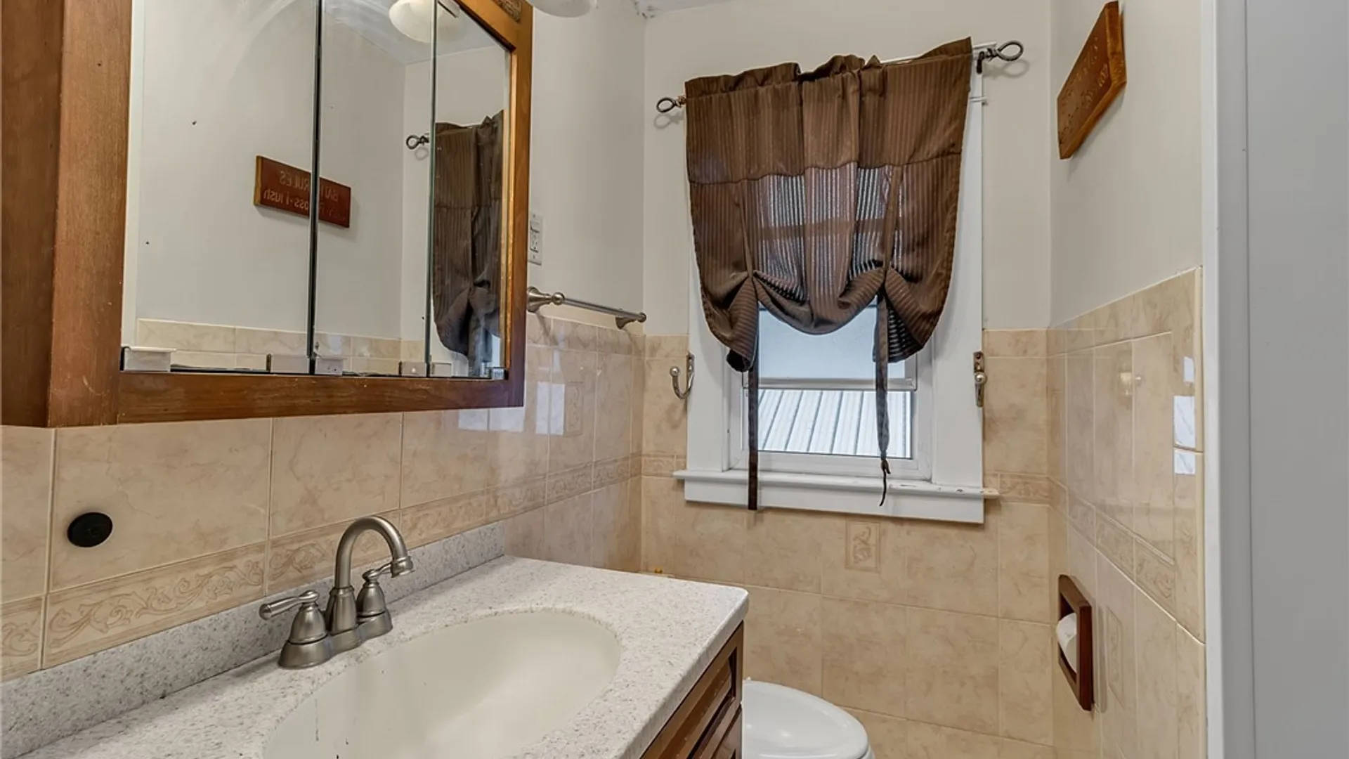 Property at 2261 Grand Ave Avenue, Niagara Falls, NY 14301 27