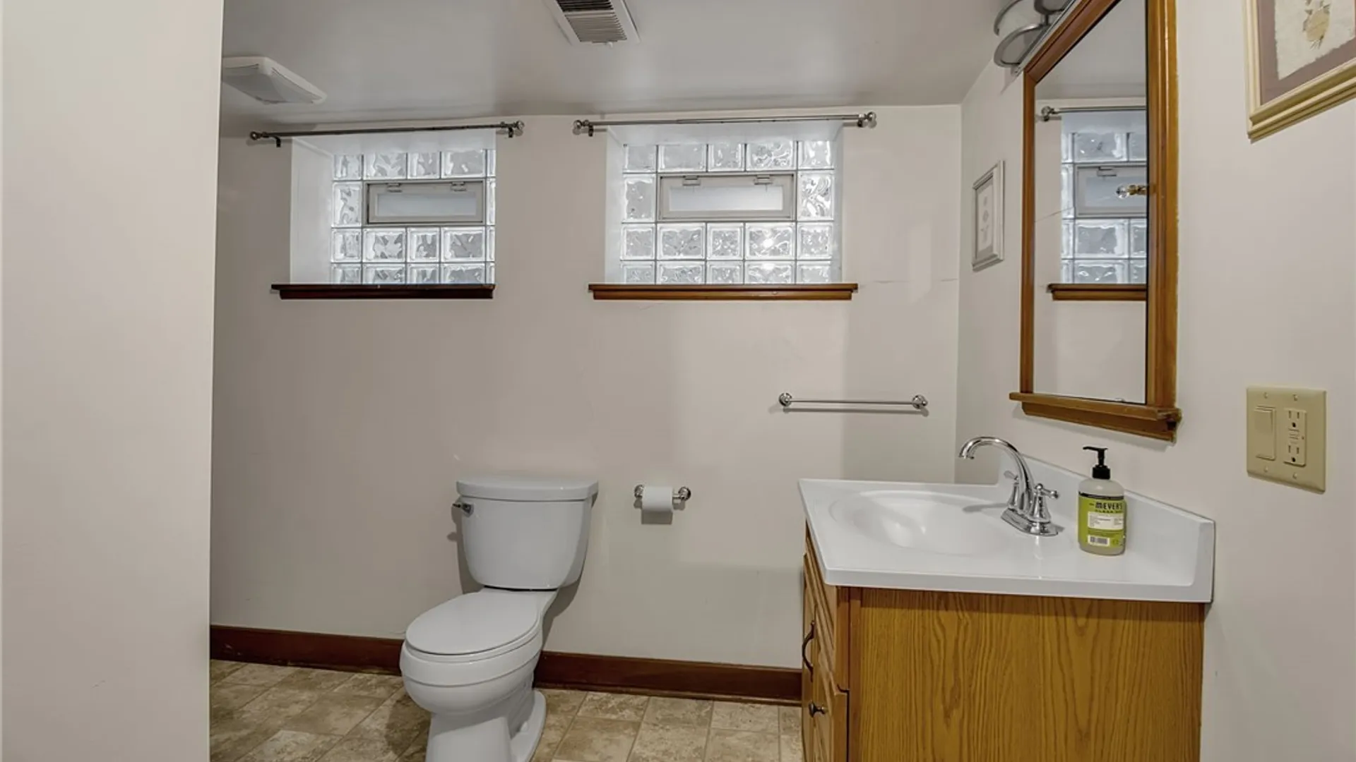 Property at 2261 Grand Ave Avenue, Niagara Falls, NY 14301 34