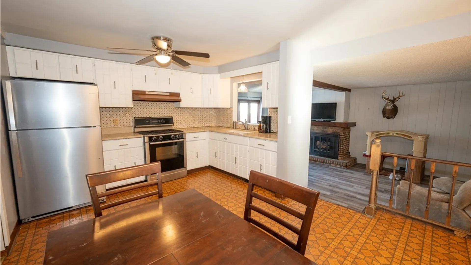 Property at 16 Oakwood Drive, Cheektowaga, NY 14227 19