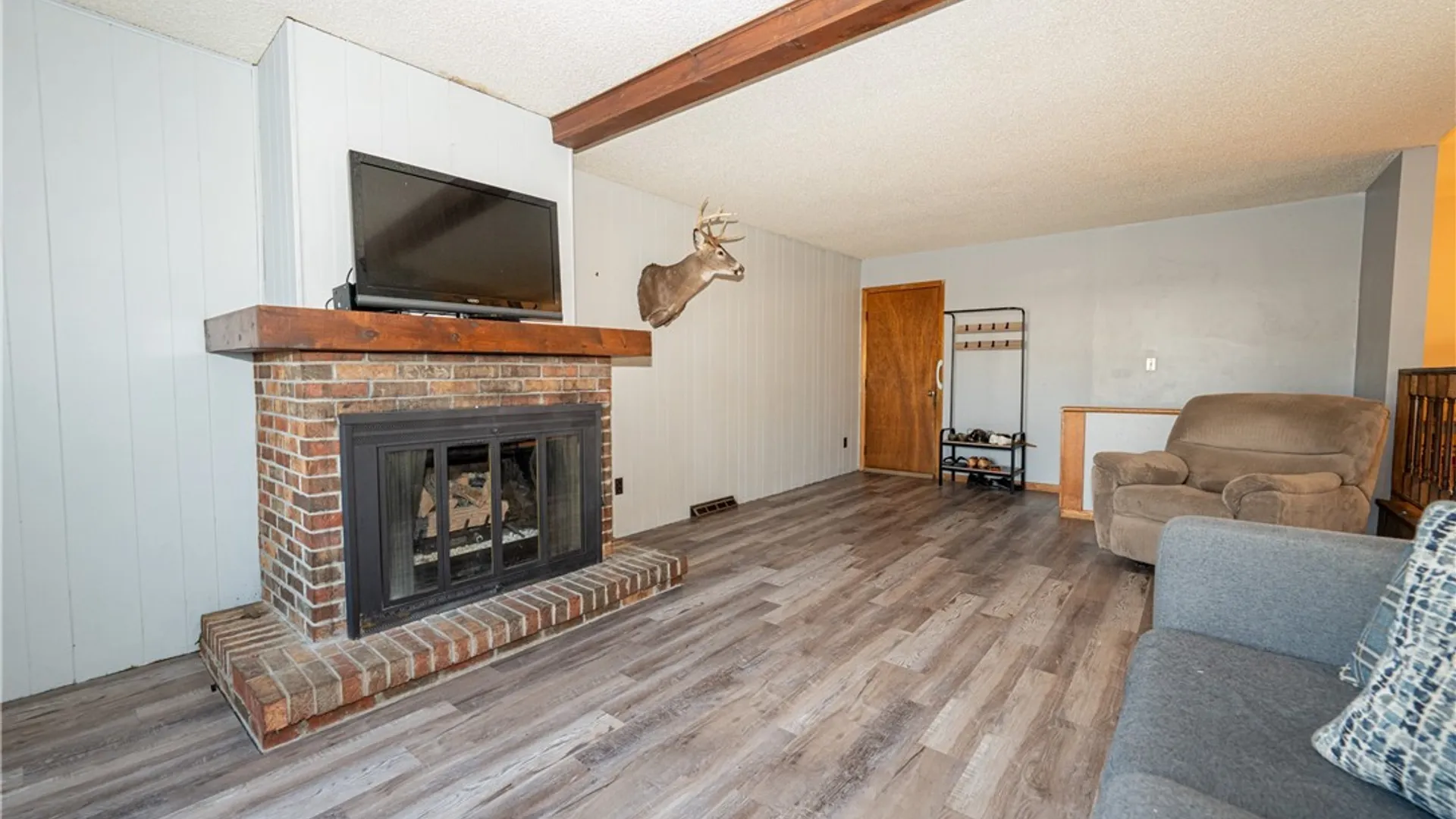 Property at 16 Oakwood Drive, Cheektowaga, NY 14227 21