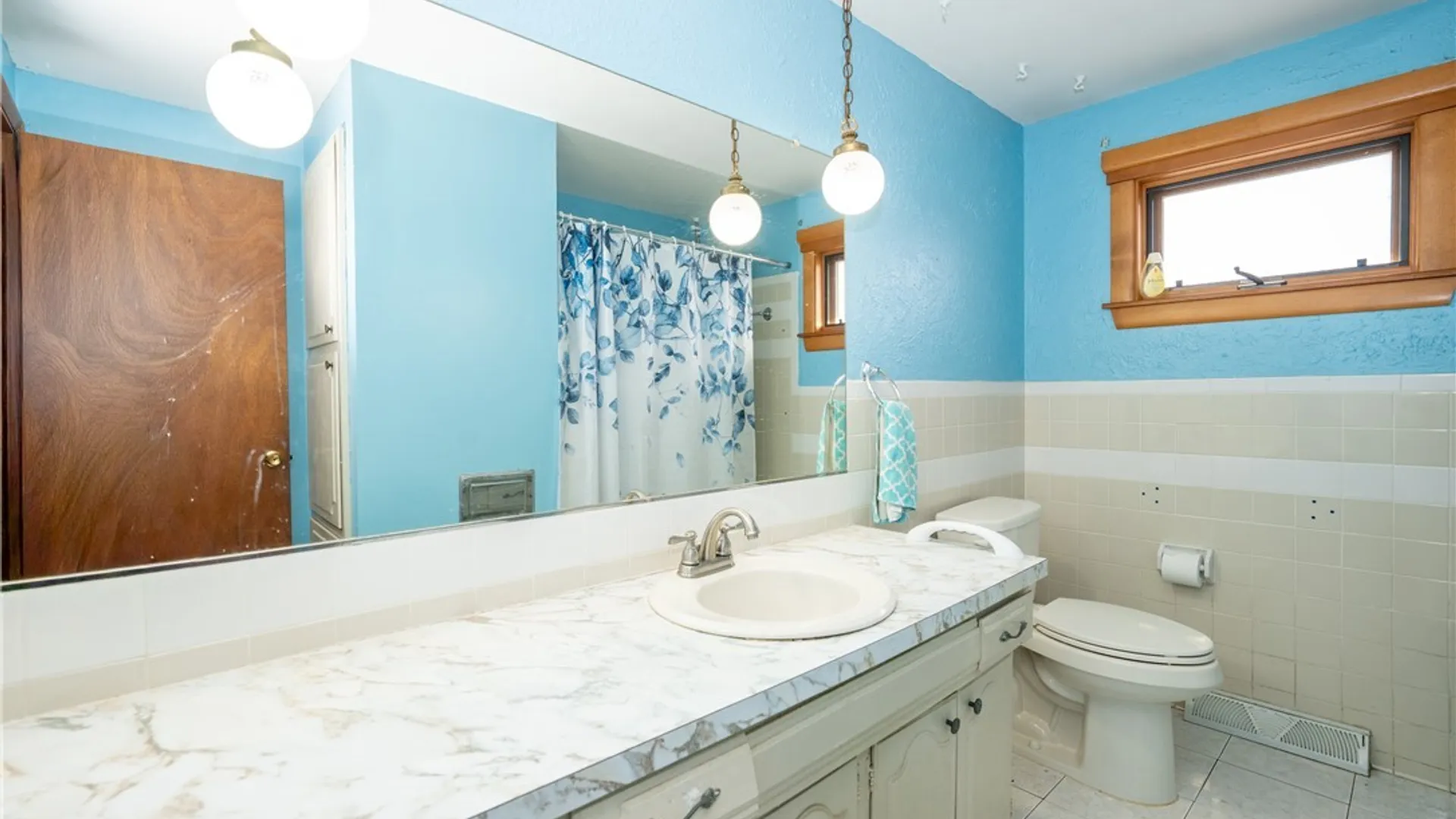 Property at 16 Oakwood Drive, Cheektowaga, NY 14227 34