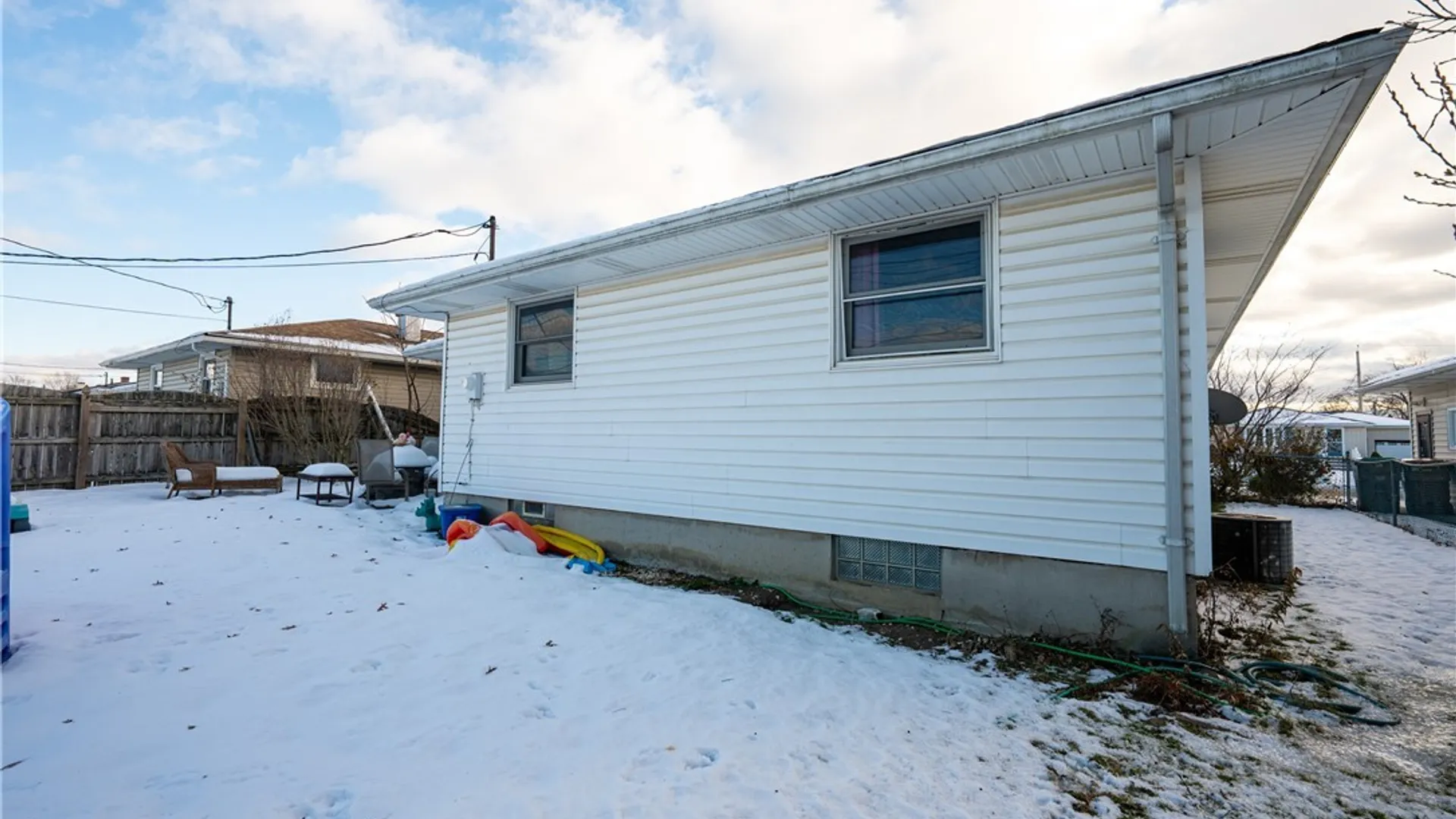 Property at 16 Oakwood Drive, Cheektowaga, NY 14227 44
