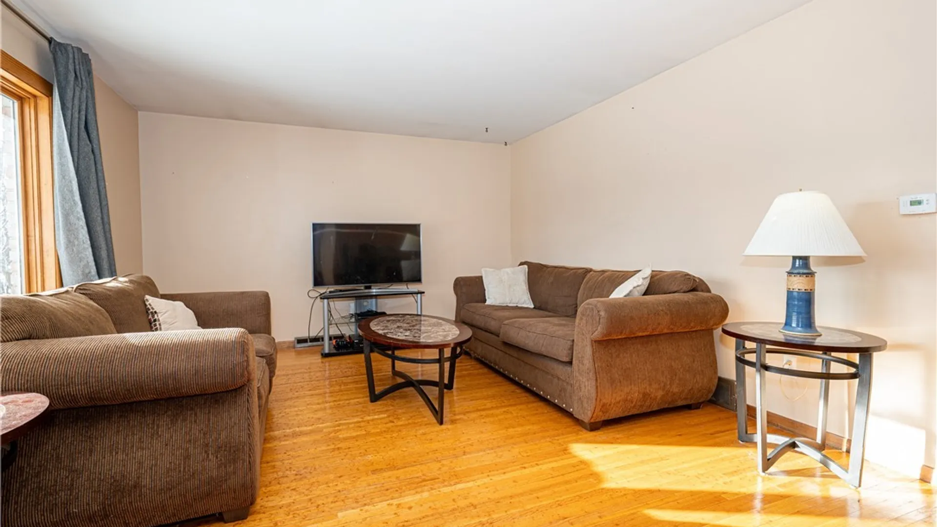 Property at 16 Oakwood Drive, Cheektowaga, NY 14227 7
