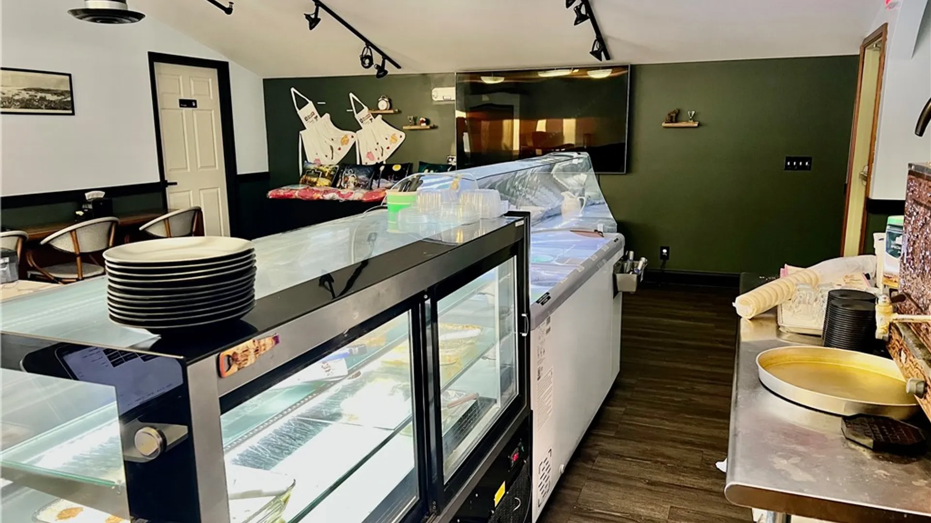 Property at 2341 Monroe Avenue, Brighton, NY 14618 9