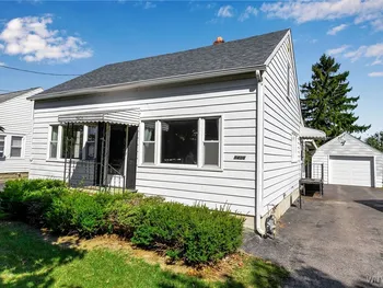 Property at 5406 Mayle Court, Niagara, NY 14305
