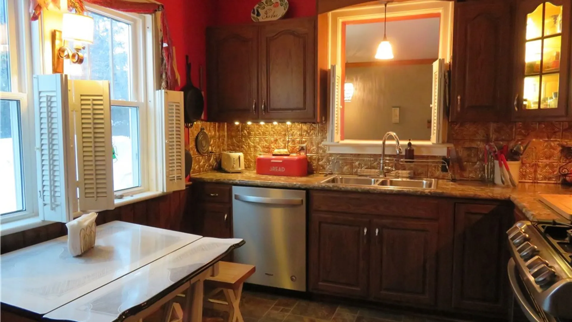 Property at 5669 East Lane, Hamburg, NY 14085 3