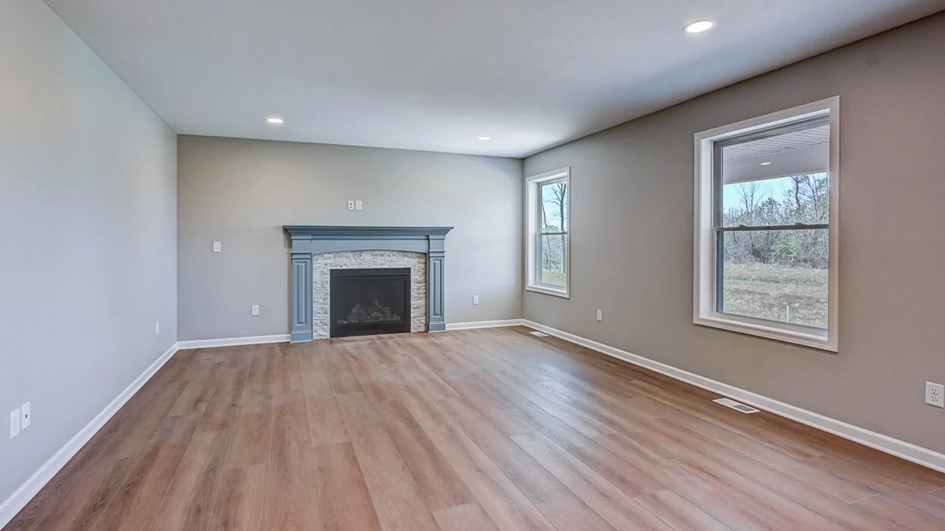 Property at 6683 Curtis Court, Lockport Town, NY 14094 4