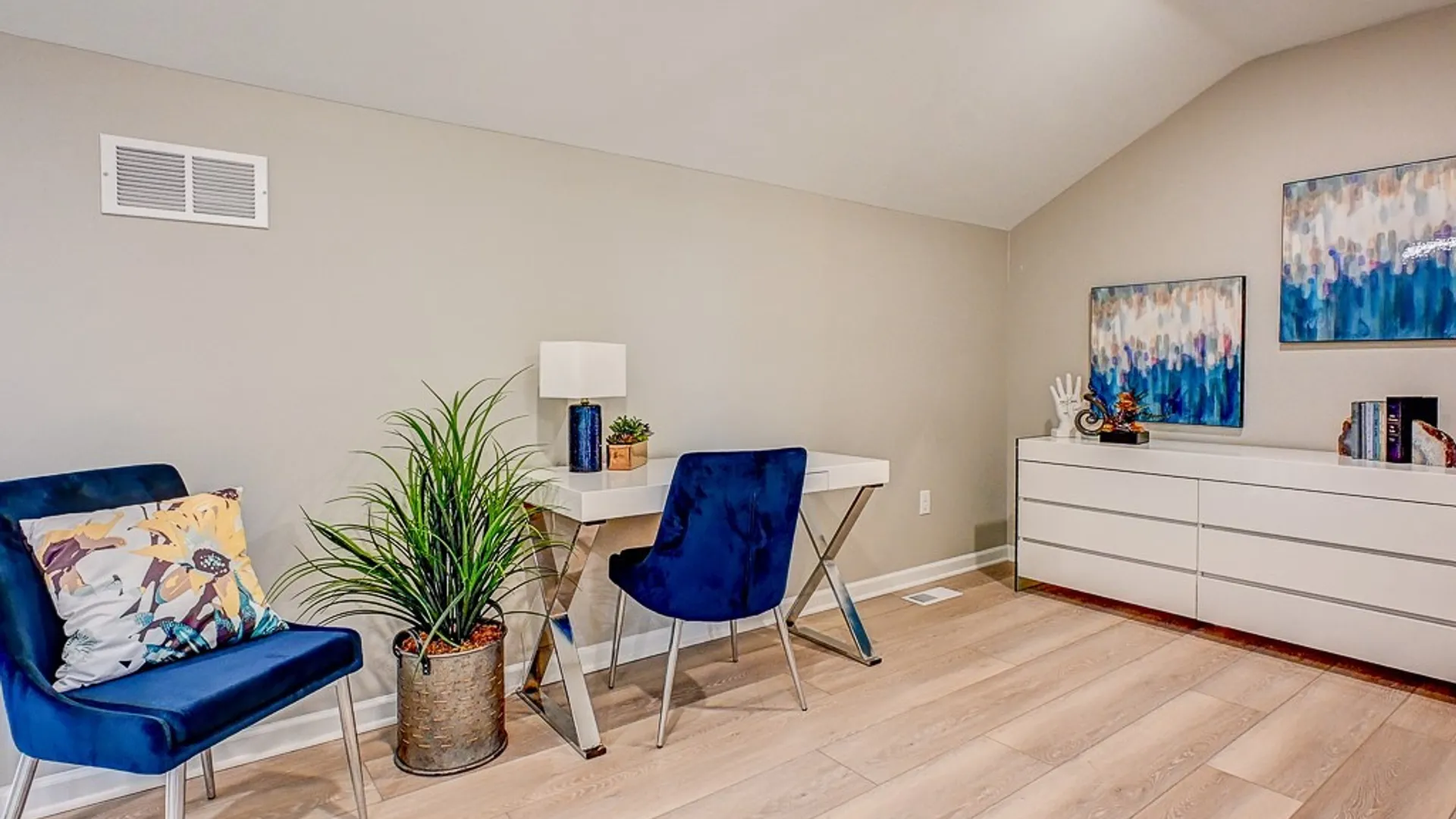 Property at 37 C Stonham Place, Amherst, NY 14221 5