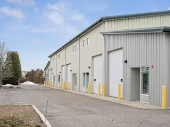 Property at 1 Leecon Ct, Southampton, NY 11968