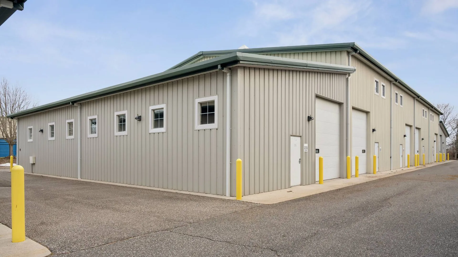 Property at 1 Leecon Ct, Southampton, NY 11968 4