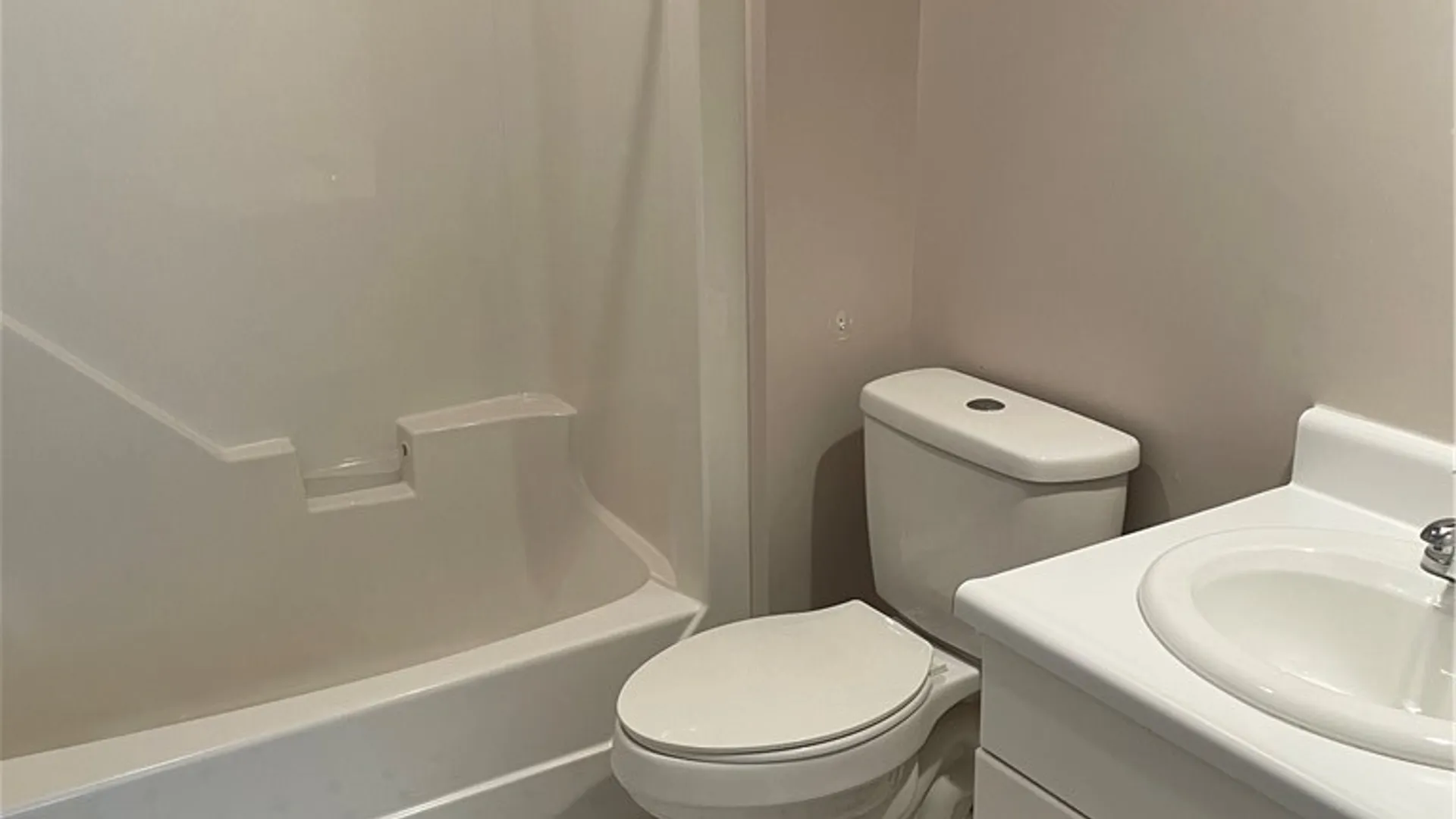 Property at 245 Roseland Ln, Canandaigua City, NY 14424 17